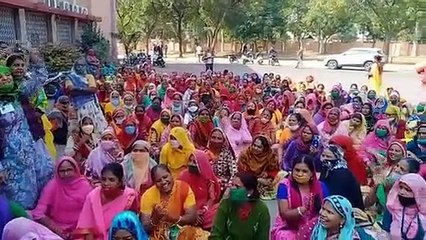 ठेकाकर्मियों को रेजिडेंट चिकित्सकों ने दिया समर्थन