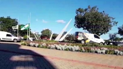Corpo do ex-prefeito Salazar Barreiros é sepultado no Cemitério Jardins