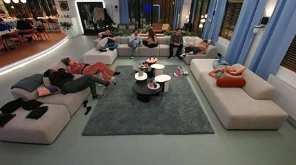 Jerrel fluit in Matt zijn oor - 5 februari 2021.