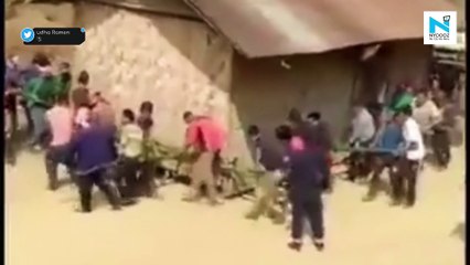 Watch, people of the village jointly lifted the entire house with hands