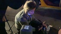 Taksim’de alkollü kadın polislere zor anlar yaşattı