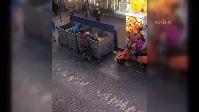 İstanbul Beşiktaş'ta, konteynere atılmış sebze ve tarihi geçmiş yumurta gibi gıdaları çocuklarıyla birlikte toplayan kadınlar, giderek artan geçim sıkıntısını bir kez daha gözler önüne serdi