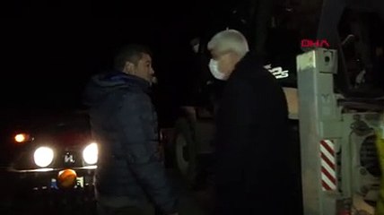 Erdemli Belediyesi karda mahsur kalan 16 kişiyi kurtardı