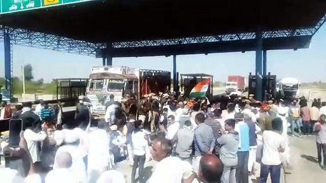 नागौर हाइवे पर किसानों का चक्का जाम