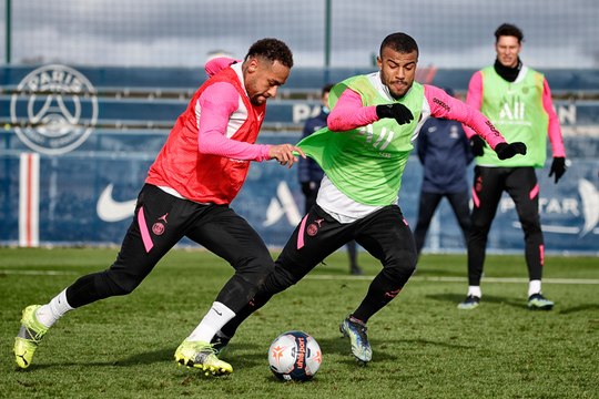 Replay : L'entraînement veille de Marseille - Paris Saint-Germain