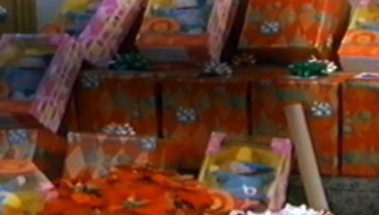 Just Shoot Me   s3e10   How the Finch Stole Christmas  Tom Joad