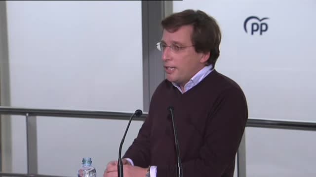 Almeida y los cinco coches oficiales de Iglesias: He pensado: no seas injusto, viene con la niñera