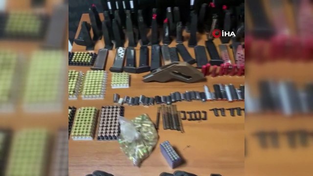 Evini silah üretim imalathanesine çevirmiş