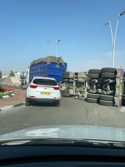 משאית התהפכה בשחמון אילת