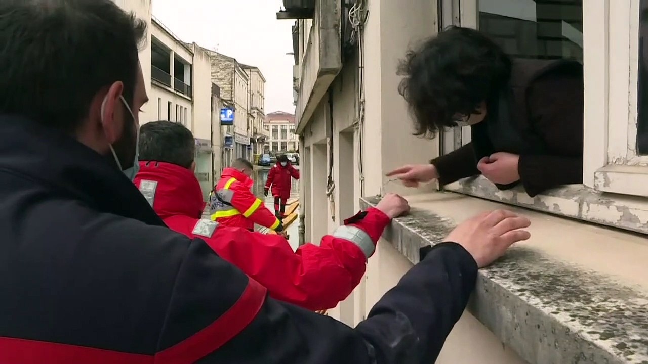 Flood waters recede in southern France but remain high in Paris