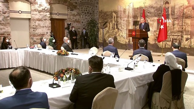 Cumhurbaşkanı Recep Tayyip Erdoğan, 'Bizler oturduğu koltuklardan, sahip olduğu payelerden güç alan değil, bu payelere güç veren insanlar olmalıyız.
