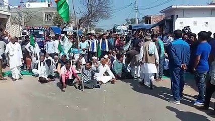 दिल्ली बॉर्डर पर चल रहे किसान आंदोलन के समर्थन में यहां सडक़ पर लगाया तीन घंटे जाम