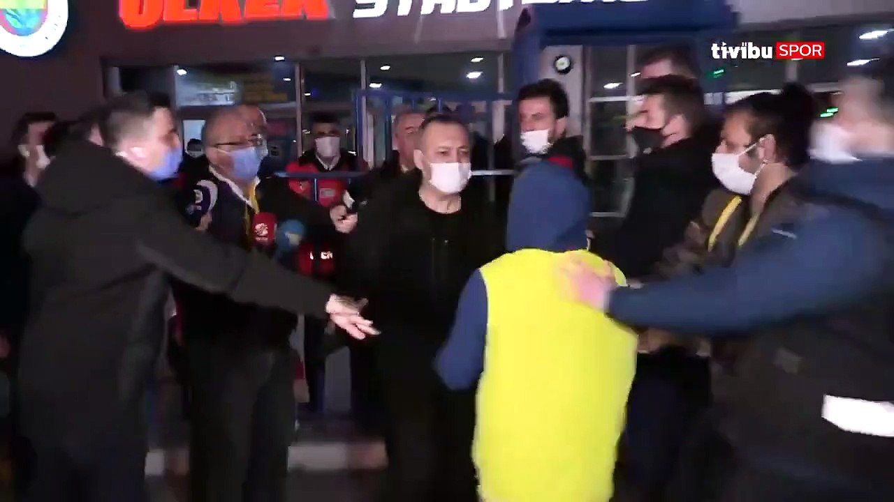 Abdurrahim Albayrak'a saldırı!
