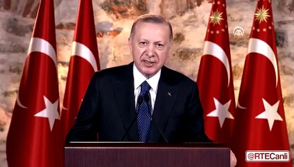 Biz yatırımlar yaparken birileri çıkıp iktidara gelirsek tüm projeleri durduracağız diyor.    #ErdoğanınYanındayız