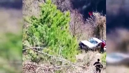 Direksiyon başında uyuya kalan sürücü, 25 metrelik uçuruma yuvarlandı