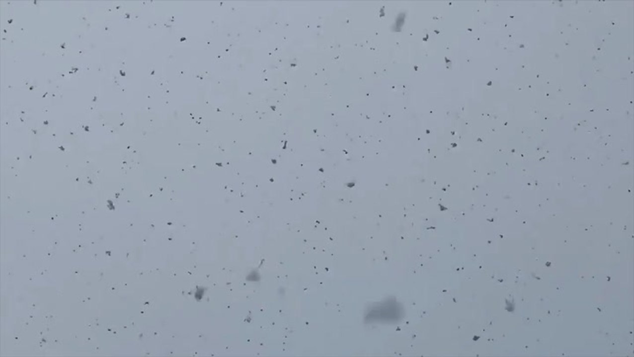 Storm dumps snow across the Plains