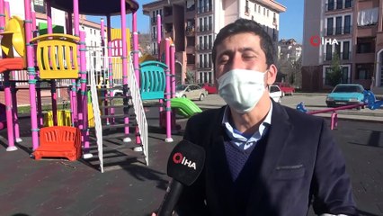 Haciz yoluyla kızını alan baba çocuklar gibi eğlendi