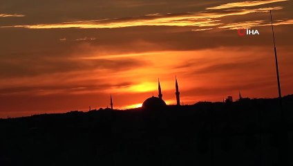 Taksim'de gün batımı manzarası hayran bıraktı