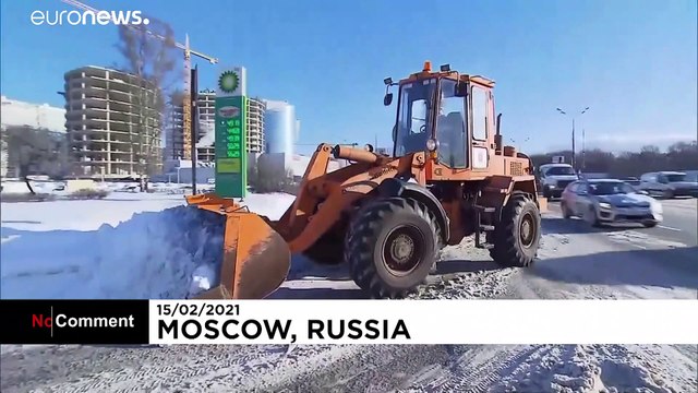 Heavy snowfall leaves parts of Russia blanketed in snow