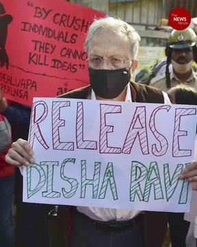 Disha arrest: Ramachandra Guha, Sowmya Reddy join protests in Bengaluru
