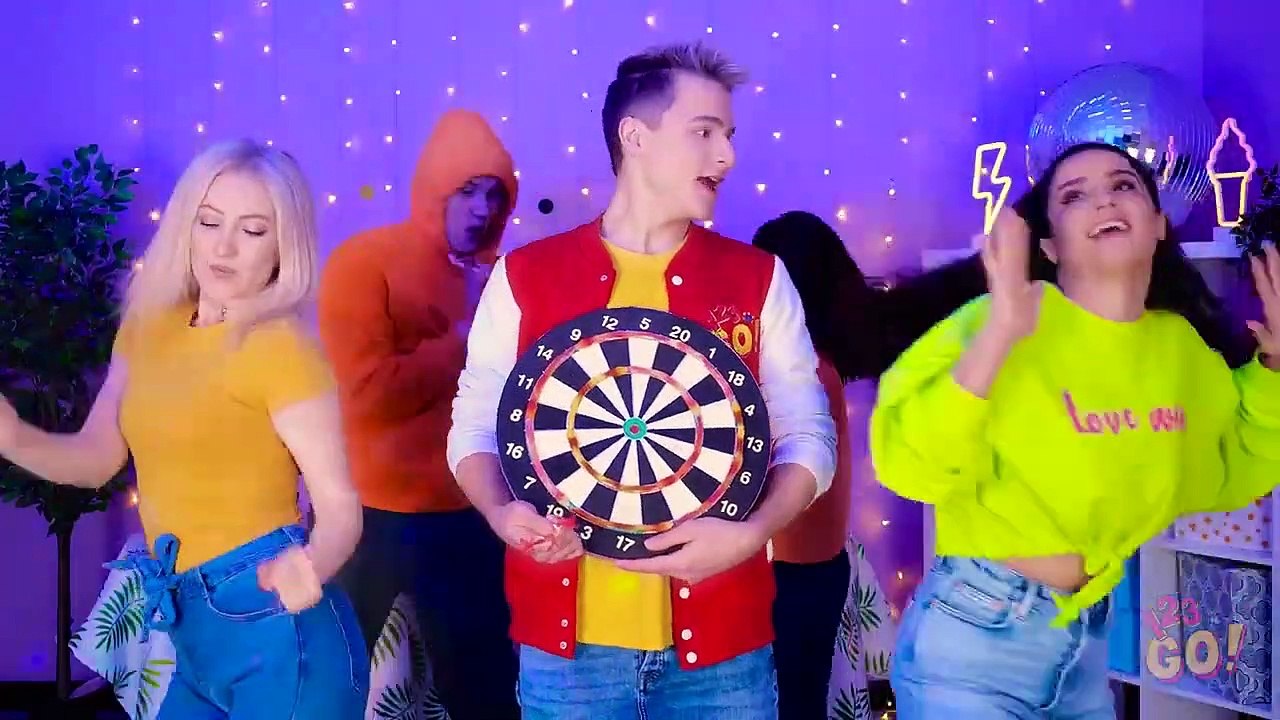 HOW TO SNEAK FOOD TO THE PARTY || Ways to Sneak Snacks to the School Party by 123 GO!