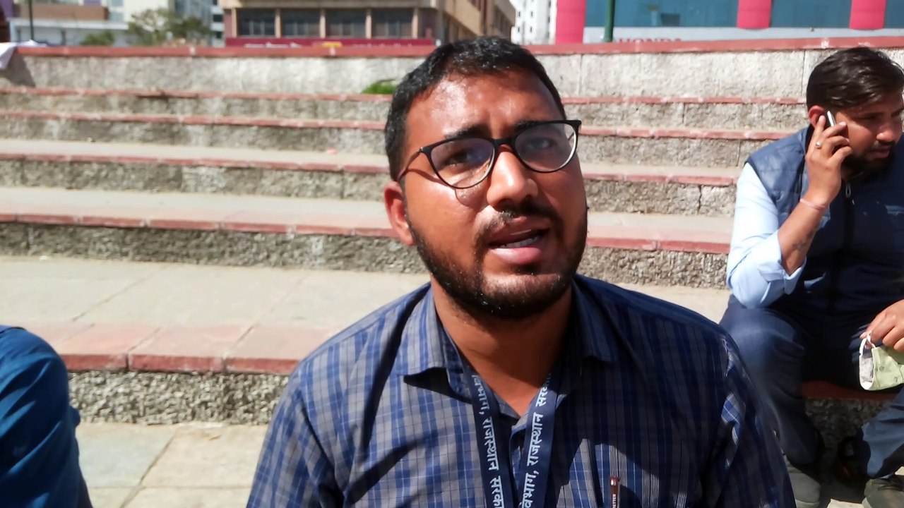 वरिष्ठ अध्यापकों के तबादले करने की मांग
