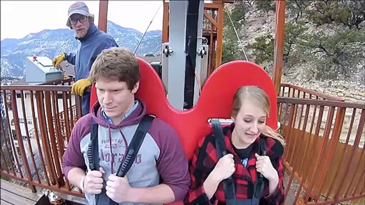 Manège complètement dingue : Chute libre à plus de 160kmh - Terror-Dactyl