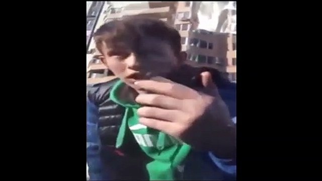 Une ado gare une voiture et rentre dans 17 autres sur un Parking en Russie