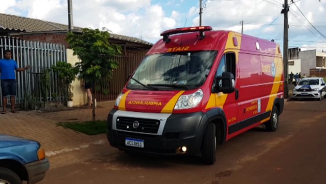 Mulher que teria sido agredida pelo companheiro dentro de veículo é socorrida no Bairro Morumbi