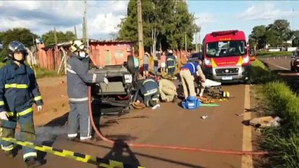 Homem capota Uno após não perceber lombada na marginal da BR-467, em Cascavel