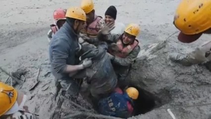 Una avalancha de agua y lodo deja un centenar de desaparecidos en la India