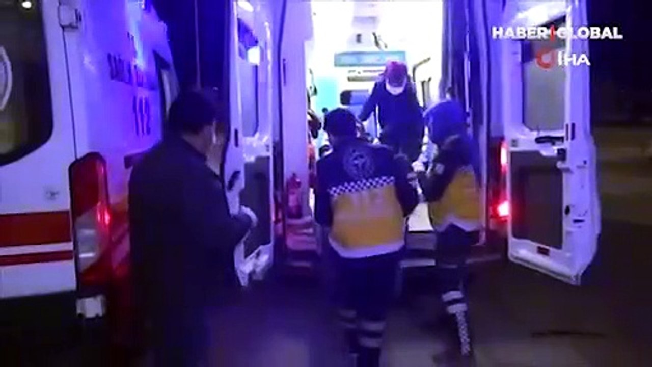 Yarasını unutup kameramanı tekmeleyip yumrukladı
