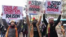 Fransa'da 13 yaşındaki kız çocuğuna tecavüz eden itfaiyecilerin yargılanması için protesto