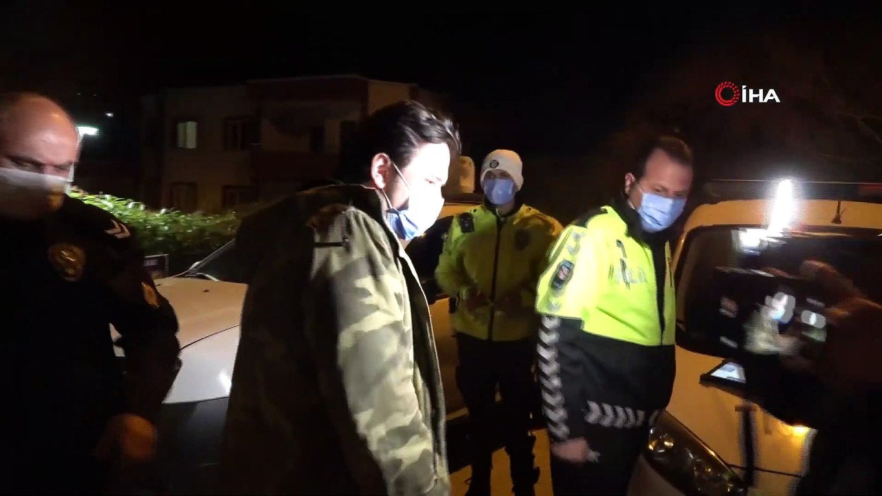 Alkollü Halde Sokağa Çıkıp Araç Kullandılar, Gazetecilere Saldırıp Tepki Gösterdiler
