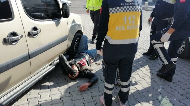 Ehliyet isteyen polise bayılma numarası yaptı