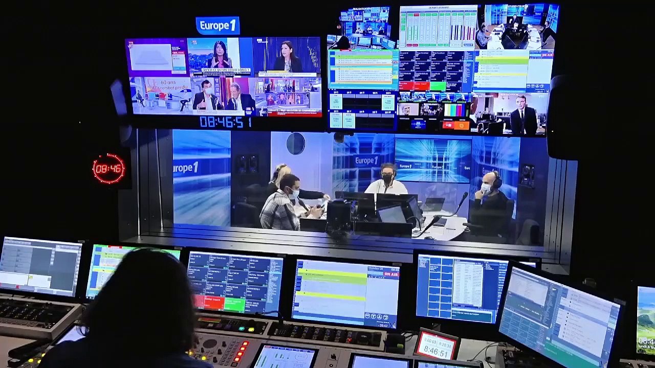 Emmanuel Macron : "Lalanne et Bébert des Forban, il y a un coup d'État des chanteurs des années 80 ?" (Canteloup)