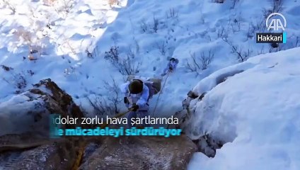 Komandolar zorlu hava şartlarında terörle mücadeleyi sürdürüyor