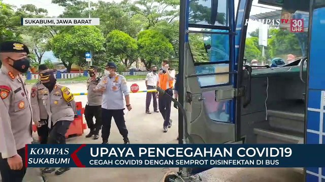 Cegah Covid19 Dengan Semprot Disinfektan Di Bus