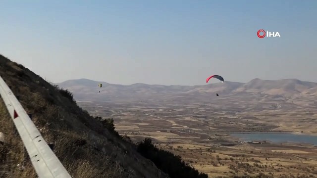 Gercüş, yamaç paraşütçülerinin gözdesi haline geldi