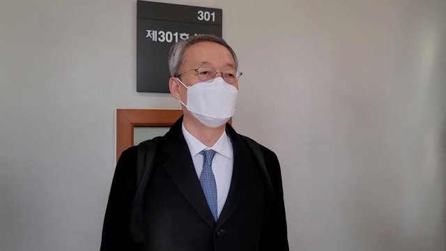 백운규 전 장관 적법 절차로 원전 폐쇄 ...5시간 동안 영장 심사 / YTN