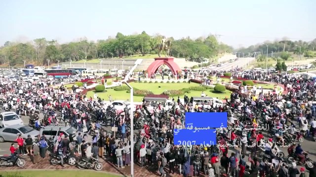 تظاهرات حاشدة في بورما احتجاجاً على الانقلاب في حركة غير مسبوقة منذ 2007