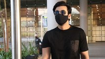 Ranbir Kapoor snapped by media at Airport | FilmiBeat