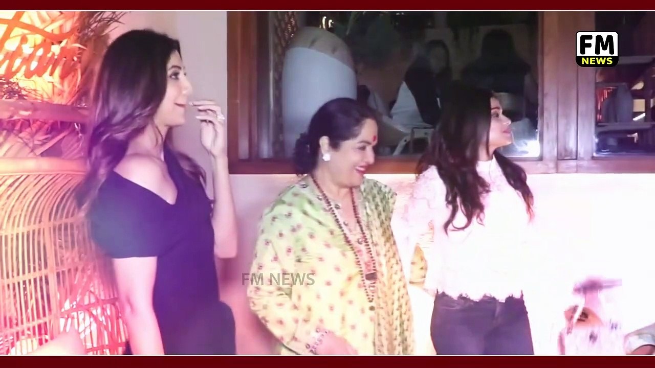 Shilpa Shetty Dinner with Hubby Raj Kundra & Family at Bastain