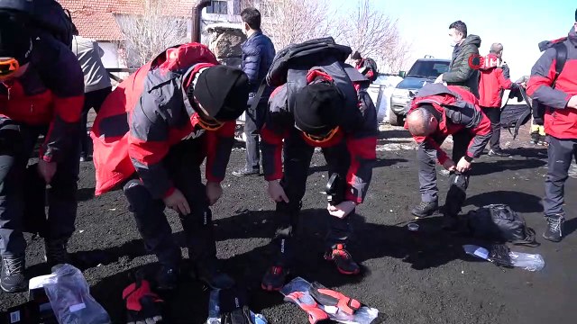 Vali Aydoğdu Hasandağı’na “Yunus Emre Zirve Tırmanışı” gerçekleştirdi