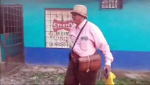 le llevan un sombrero al Apostol Santiago zuniga