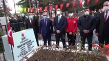 Gençlik ve Spor Bakanı Kasapoğlu, Şehit Ömer Halisdemir mezarını ziyaret etti
