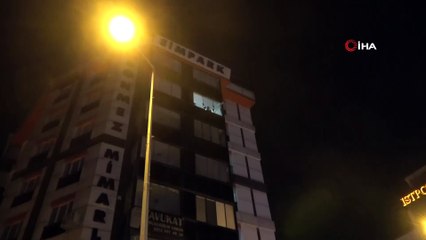 Arnavutköy’de fırtınada balkonun camları uçuşunca yardımına itfaiye koştu