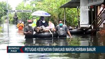 Petugas Kesehatan Evakuasi Warga Korban Banjir