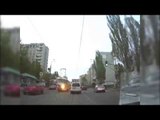 الشرطة الروسية توقف سيارة مسروقة بطريقة غير عادية
