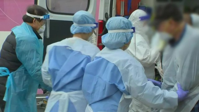 [뉴스라이브] 하루 만에 300명대 신규 확진... 러시아 백신 도입 검토 / YTN